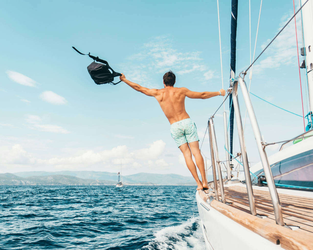 Benefits of choosing Bareboat Yacht Charter