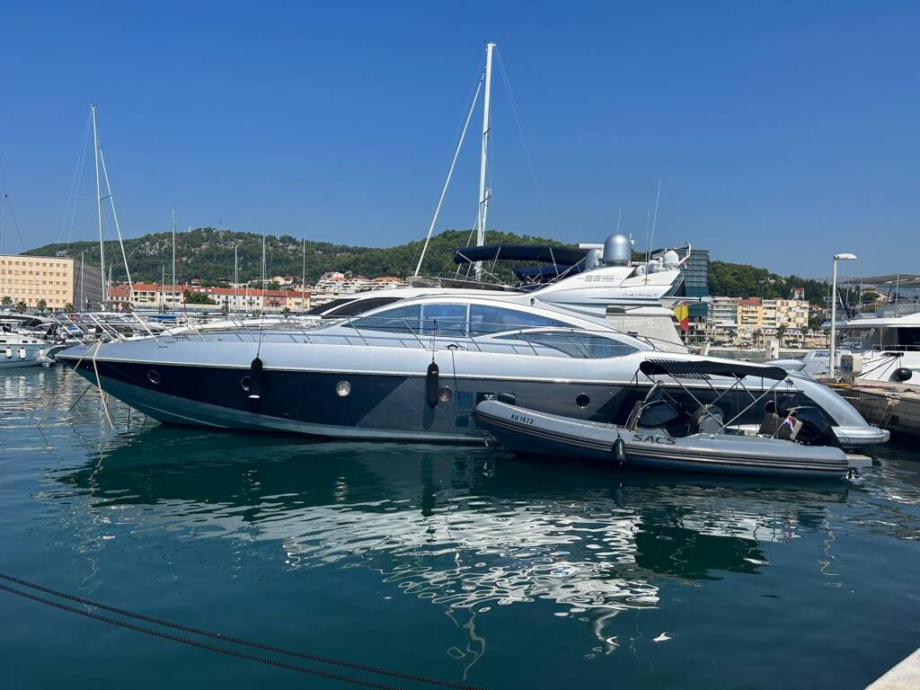 Azimut 68 Falch