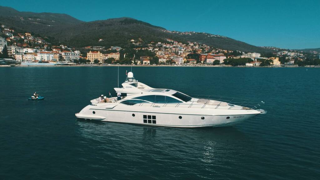 Azimut 68 M/Y Maoro