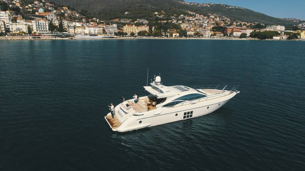 Azimut 68 M/Y Maoro