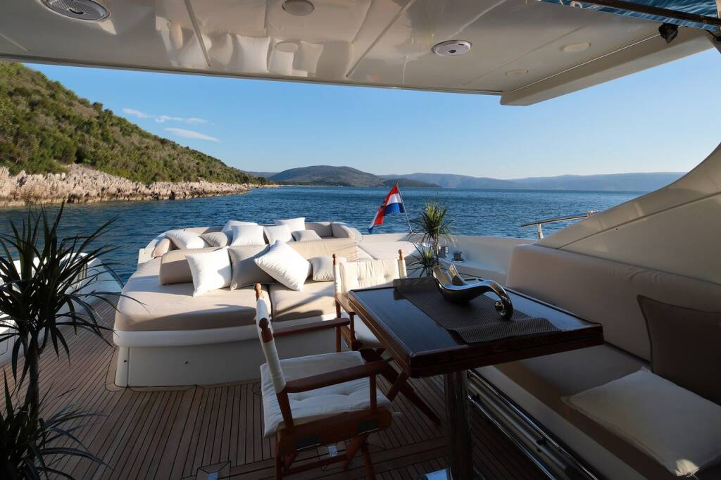 Azimut 68 M/Y Maoro