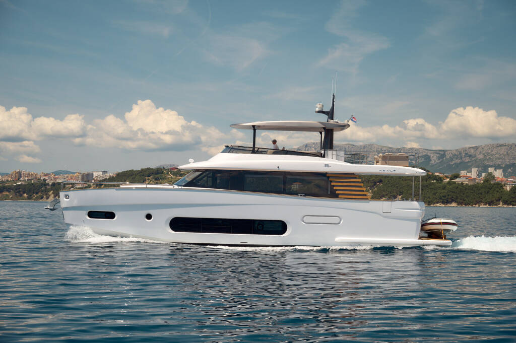 Azimut Magellano 66 Amparito V