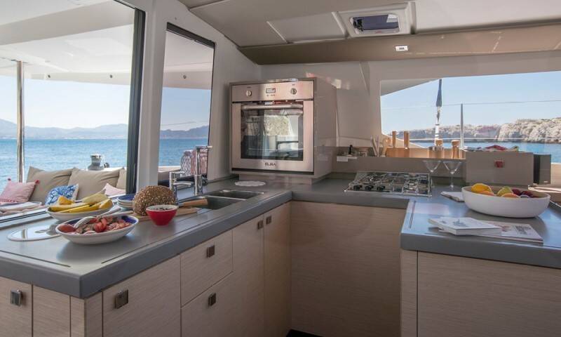 Fountaine Pajot Astrea 42 BELLA BARCA 