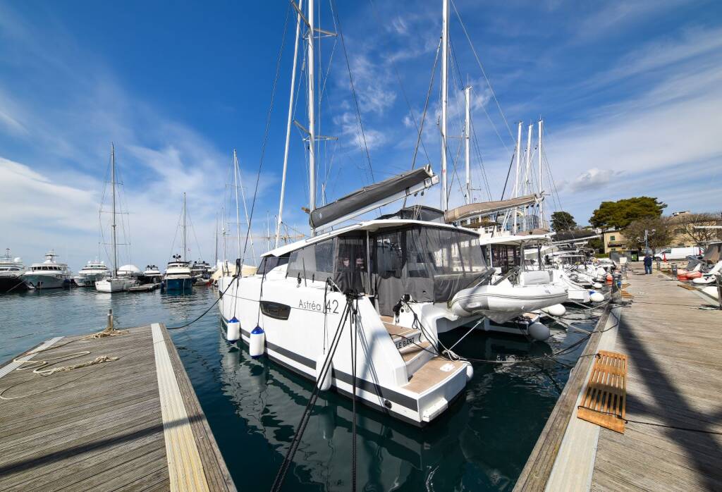 Fountaine Pajot Astrea 42 Le Bart