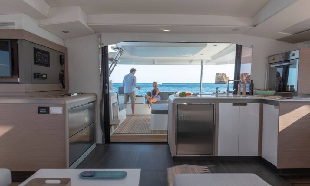 Fountaine Pajot Elba 45 DAISY DOG