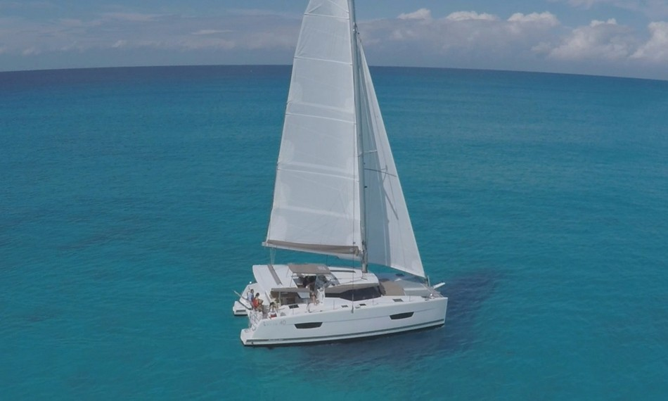 Fountaine Pajot Lucia 40 AKIALOA