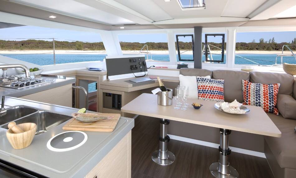 Fountaine Pajot Lucia 40 ELUCHIL 