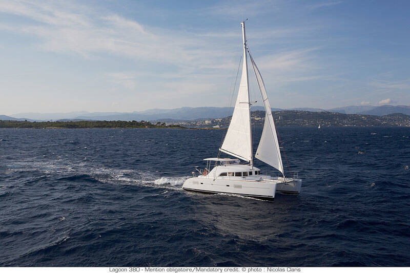 Lagoon 380 LUNASEA 