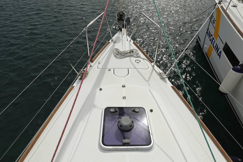 Sun Odyssey 33i Cosma