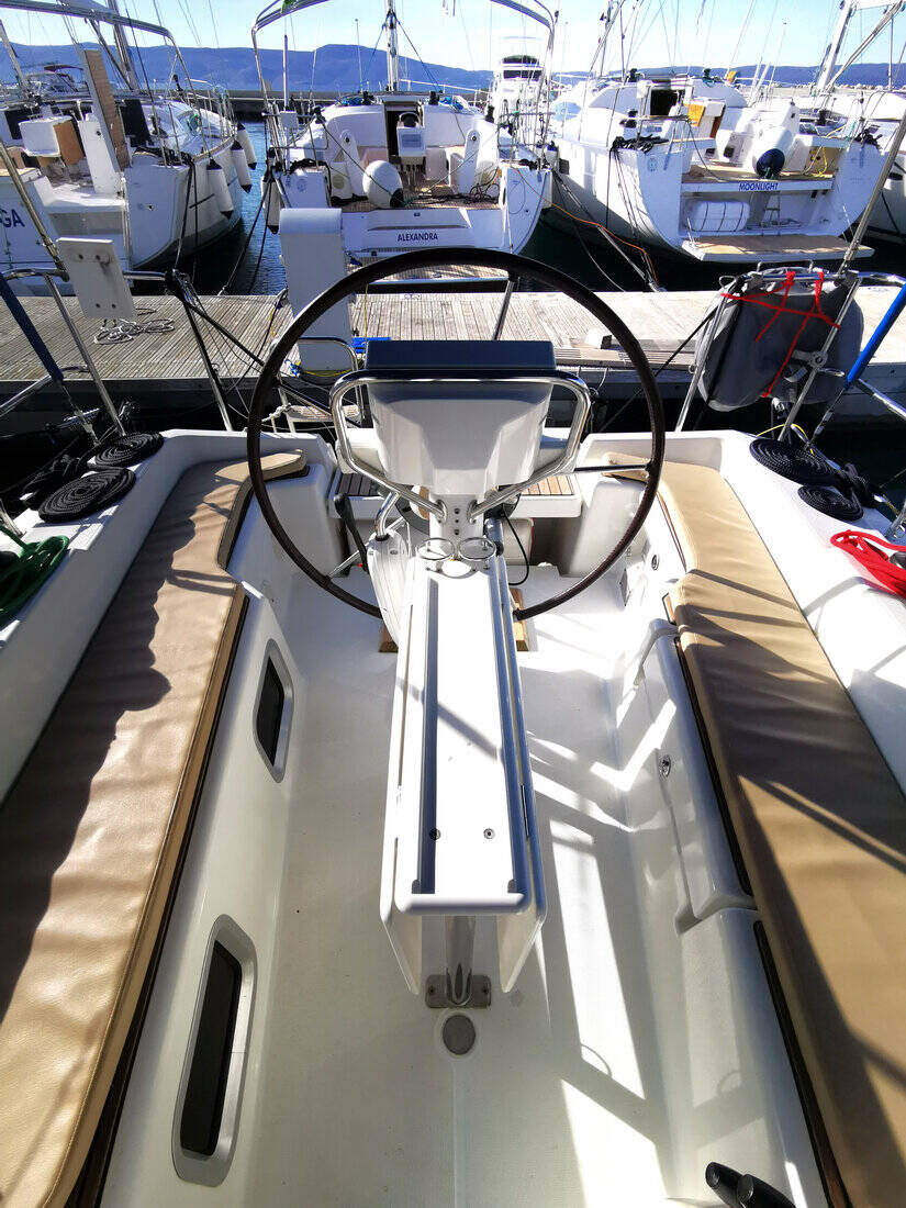 Sun Odyssey 33i Paola