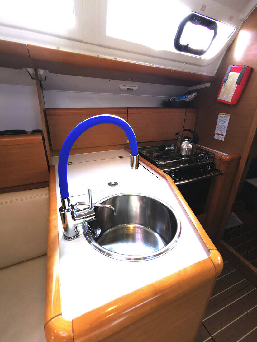 Sun Odyssey 33i Paola