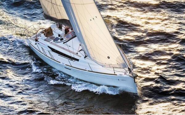 Sun Odyssey 389 PITTA