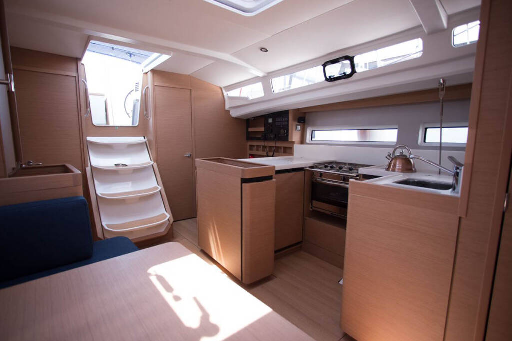 Sun Odyssey 440 Modesty