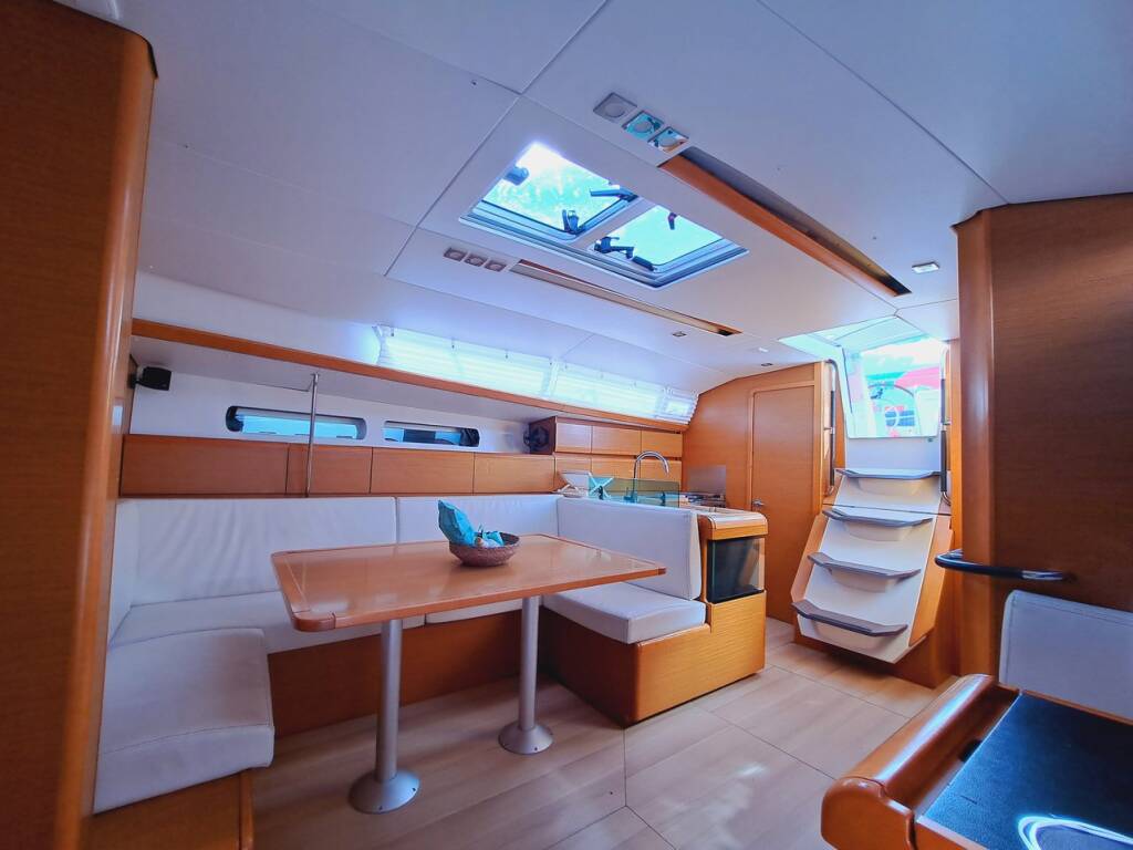 Sun Odyssey 449 Mientras Tanto