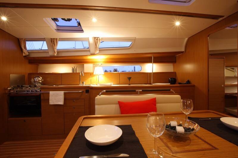 Sun Odyssey 44i MISS DEVEREUX 