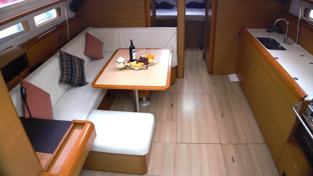 Sun Odyssey 469 Chinon 2