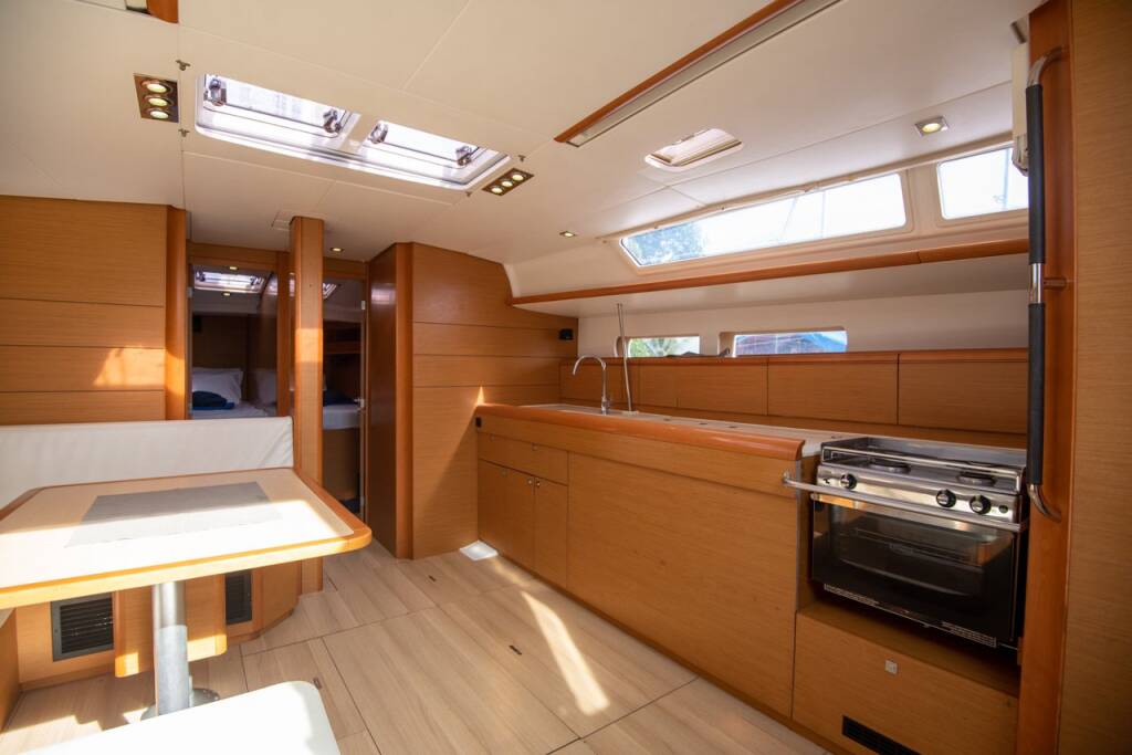 Sun Odyssey 469 Chinon 2